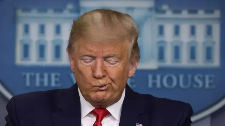 trump  fazendo merda